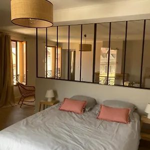 Centre 100m Du Apartment